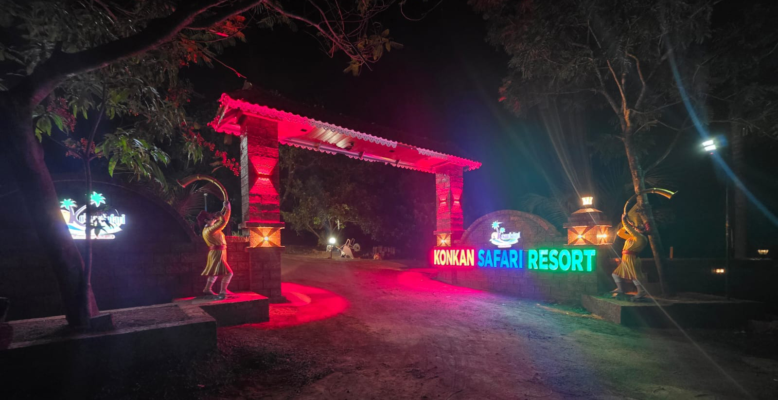 Kokansafari Gate Entrance 01